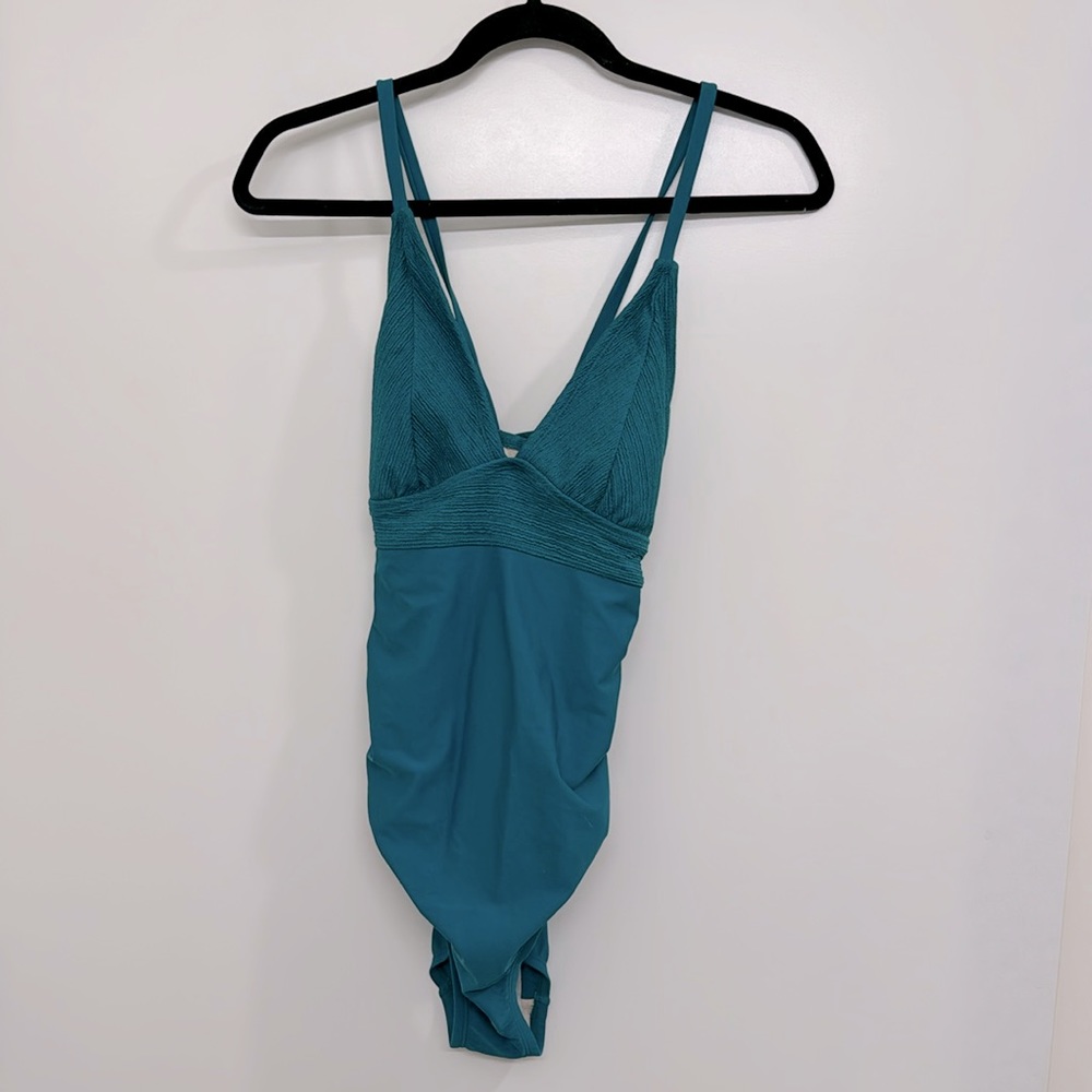 Kona Sol Target Brand Women’s Swimsuit- New with tags and hygienic liner